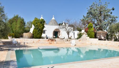  Trullo Cime Bianche in Cisternino
