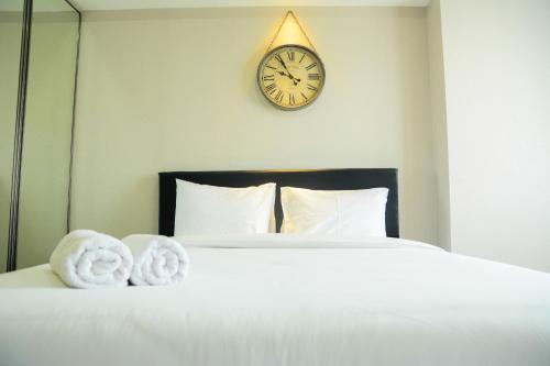 Sophisticated Studio at The Oasis Apartment By Travelio, Cikarang
