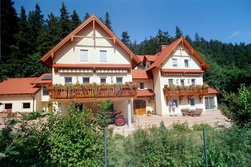 Haus Lenz Ferienwohnungen - Fam Ostermann in Puchberg am Schneeberg, Österreich