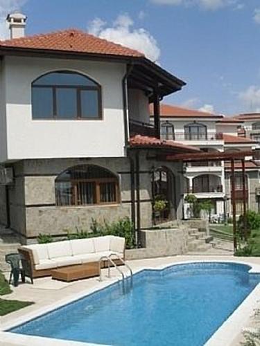 Maple Villa