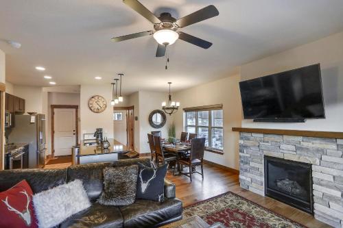Luxury Chalet #106 Near Resort With Hot Tub & Great Views - FREE Activities & Equipment Rentals Daily - image 6