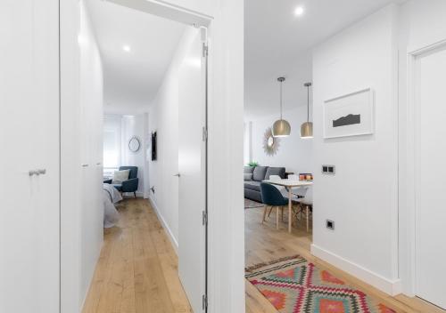 Hermosilla Apartment by Flatsweethome