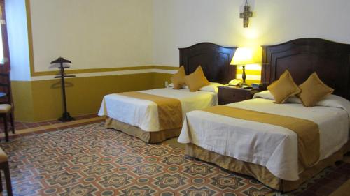 2 double beds