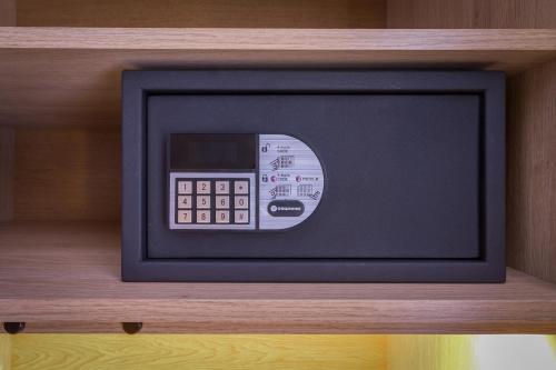 Level Luxury Suites - image 5