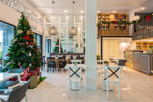 White Ivory Bed and Breakfast near Watermark Chao Phraya