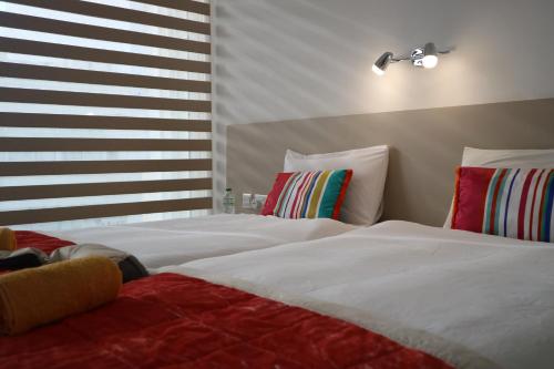Luxury Triple Room image 10
