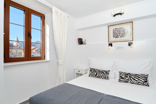 Deluxe Double Room image 7