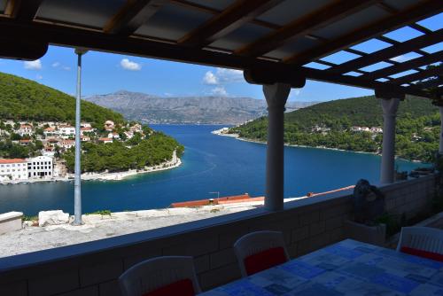  Apartment Martinic in Pučišća