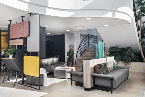 Lobby, B&B Hotel LYON Centre Part-dieu Gambetta near Memorial National de la Prison de Montluc