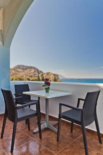 Montemar Studios & Apartments
