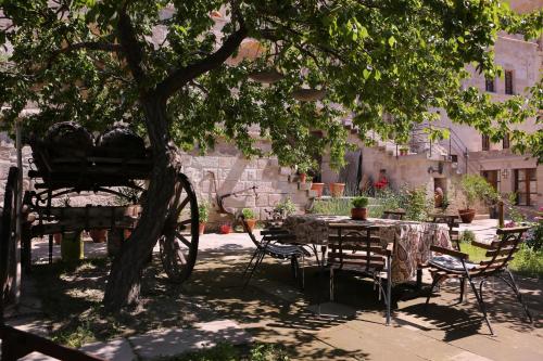 Village Cave House Hotel - image 12