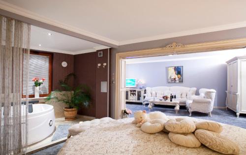SPA Hotel Rich Room Type - Interior Junior Suite with Hot Tub - Dayana