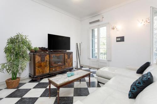 1229 - AWESOME CITY CENTER APARTMENT WITH TERRACE, Barcelona