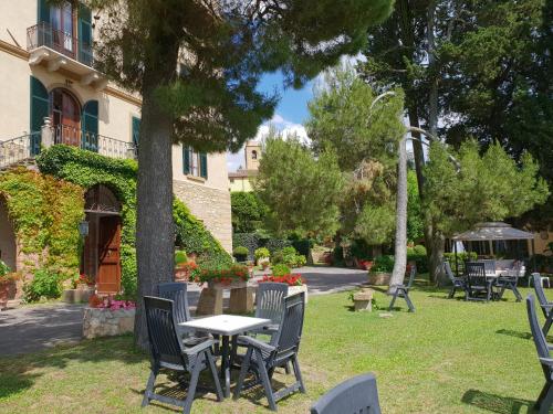 Kert, Residence Villa Elena in Guardistallo