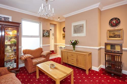 Uppercross House Hotel - image 8