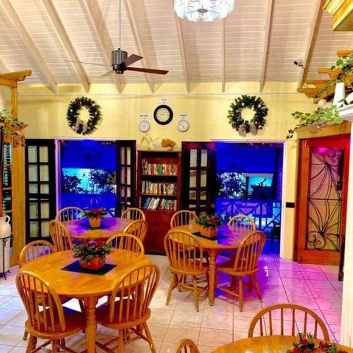 Patogumai, Seaview Inn in Basseterre