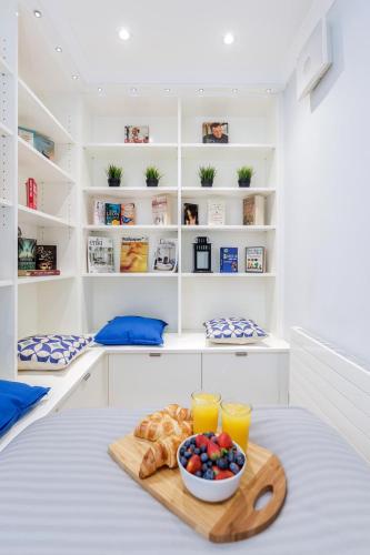 Luxurious Central Kensington Apartment - image 2
