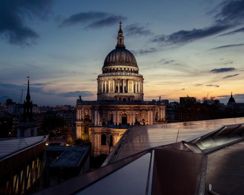 Luxurious Central Kensington Apartment