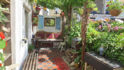Hamilton Lodge - Cottage sleeps 8 4
