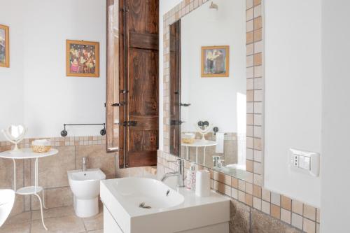 One-Bedroom Suite image 10