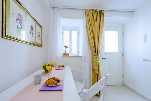 San Lorenzo Deluxe Room with Balcony 4