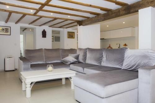  Studio - Espinho Beach House for 6 pax, Ferienwohnung in Espinho