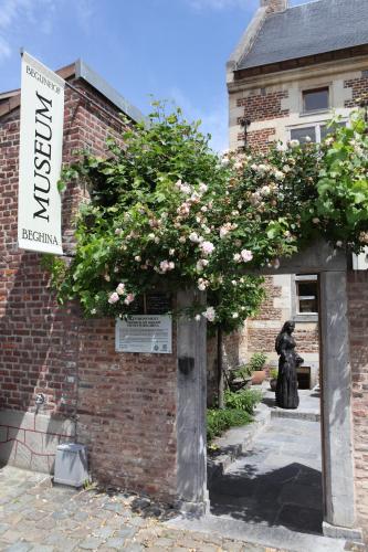 Eburon Hotel - main image