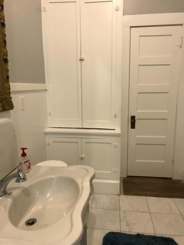 Vineyard Mansion B&B St. Joseph (MO) United States