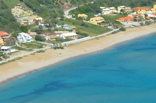  White House Pagoi in Agios Georgios Pagon