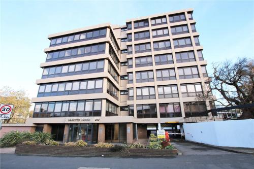 Reading Centre Apartment by Shepherd Serviced Apartments