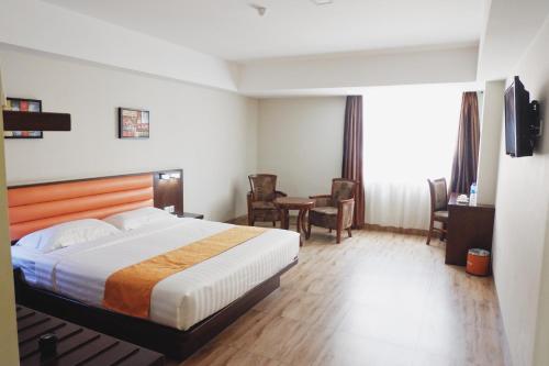 Hans Inn Batam Ideally located in the prime touristic area of Nagoya, Hans Inn Batam promises a relaxing and wonderful visit. Offering a variety of facilities and services, the hotel provides all you need for a good