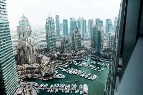 Nasma Luxury Stays - Cayan Tower - image 12