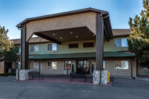 Quality Inn & Suites West - Hotel - Pueblo