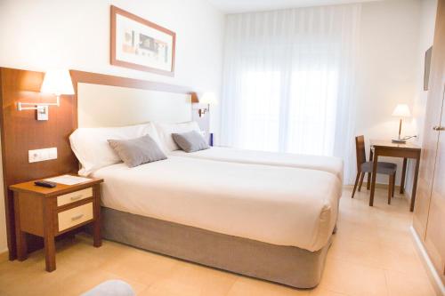 Aparthotel Albufera Apartotel Albufera is perfectly located for both business and leisure guests in Valencia. Offering a variety of facilities and services, the hotel provides all you need for a good nights sleep. Free 