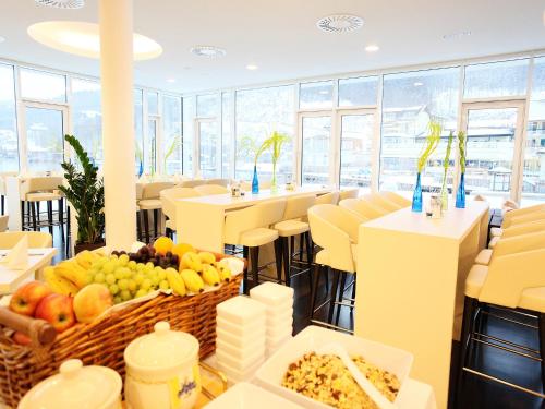 Hotel Royal X - image 2