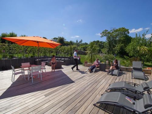 Logis Hotel Belle-Vue - image 8