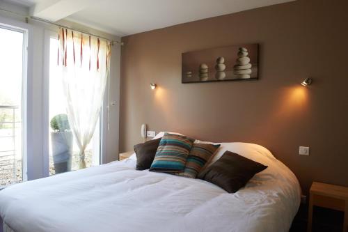 Logis Hotel Belle-Vue - image 4