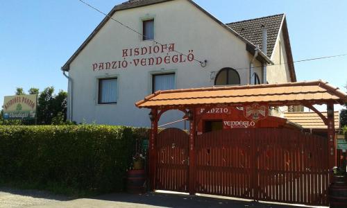 Kisdiófa Panzió és Vendéglő - Accommodation - Vajdácska