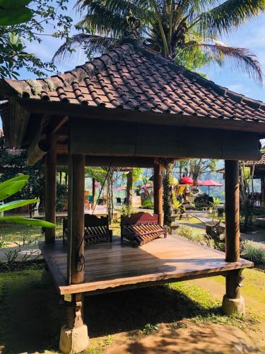 Mahagiri Resort & Restaurant