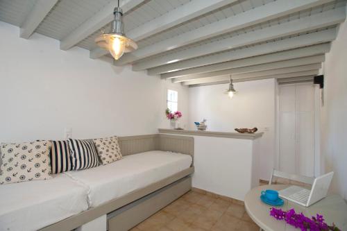 Gryparis' Club Apartments - image 11