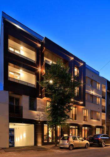 المرافق, Sky Hotel in Savski Venac