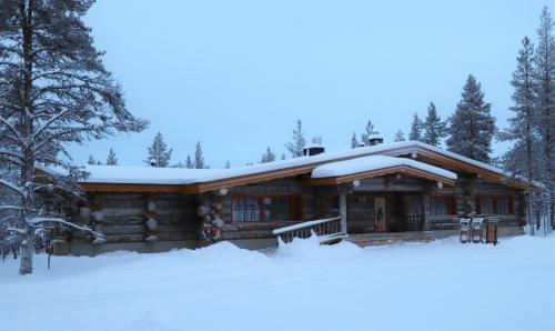 Kakslauttanen Arctic Resort - Igloos and Chalets - image 7