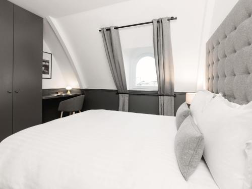 Luxury 2 Bedrooms Le Louvre I by Livinparis - image 3