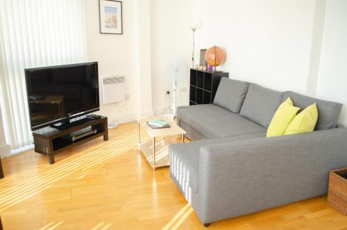 Picture of Serviced Apartment In Liverpool City Centre - Free Parking - 35 Kent St By Happy