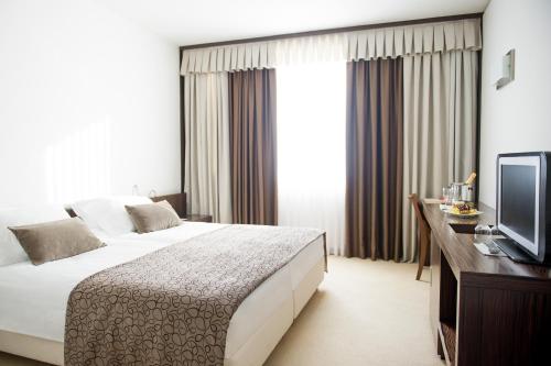2 twin beds