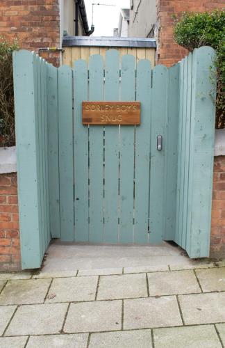 Sorley Boys Snug - image 3