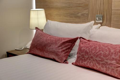 Best Western Kings Manor - main image