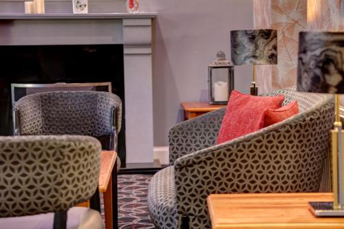 Best Western Kings Manor - image 14