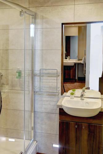 Best Western Kings Manor - image 7
