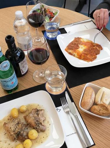 Hrana i piće, Air Rooms Rome Airport by HelloSky in zračna luka Fiumicino
